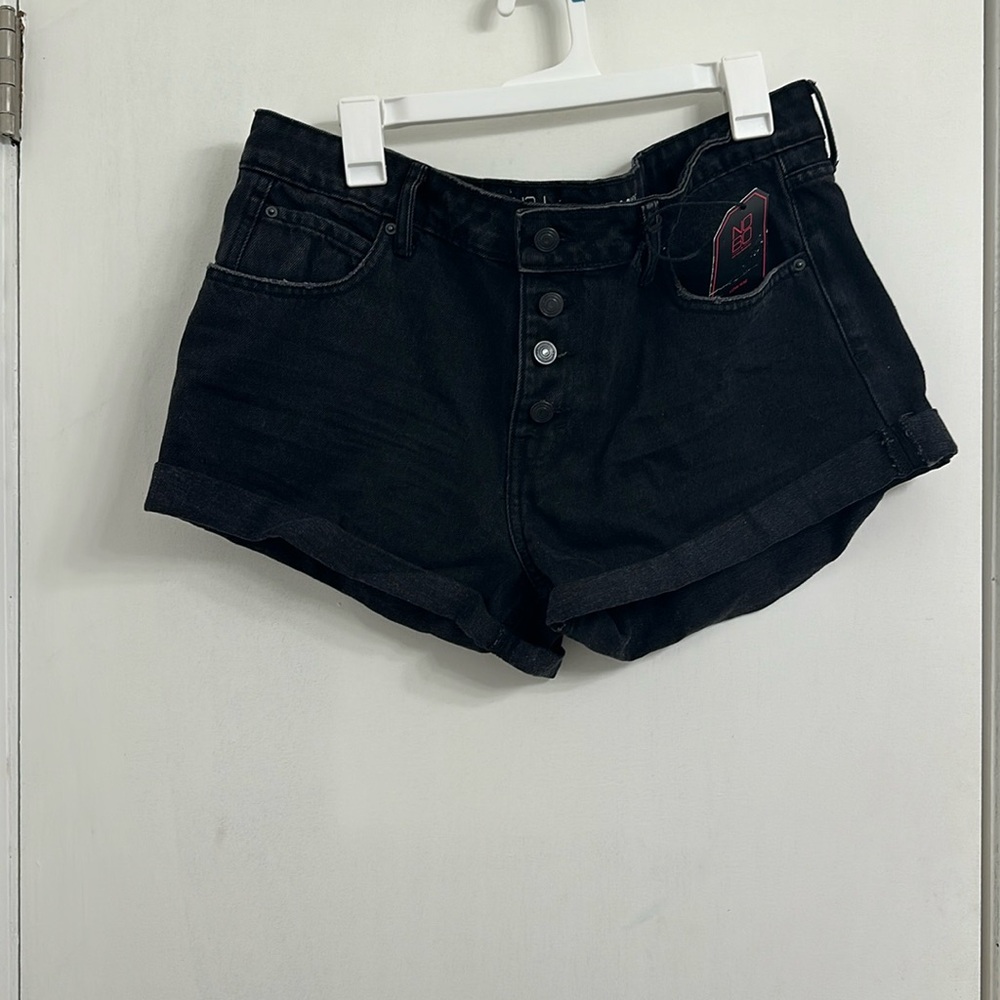 No Boundaries Rolled Cuff Denim Shorts 15 NWT